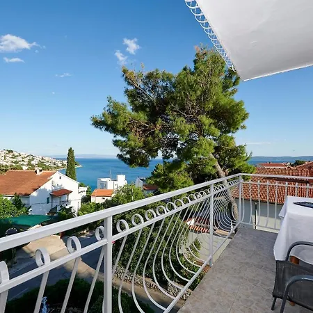 Apartman Lucija *