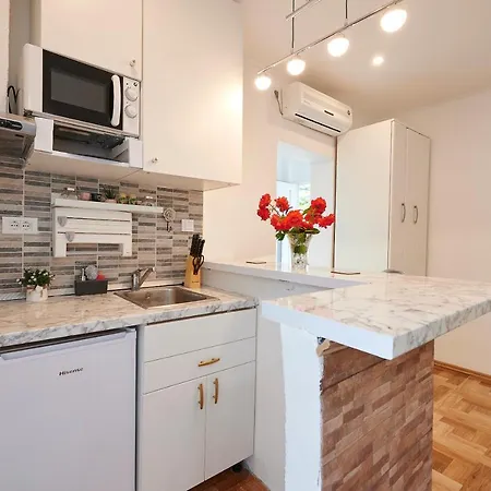 Lucija Apartment