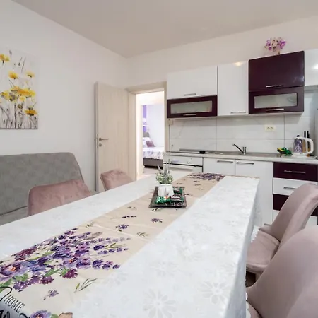 Apartment Lucija