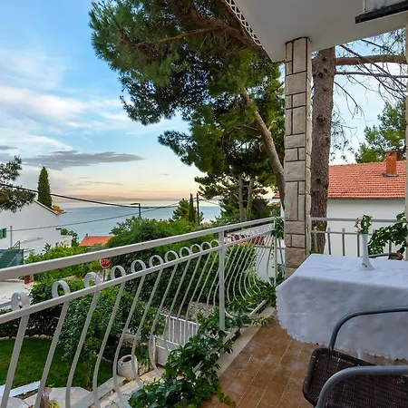 Apartment Lucija *