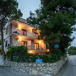 Lucija 特罗吉尔