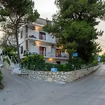 Lucija 特罗吉尔